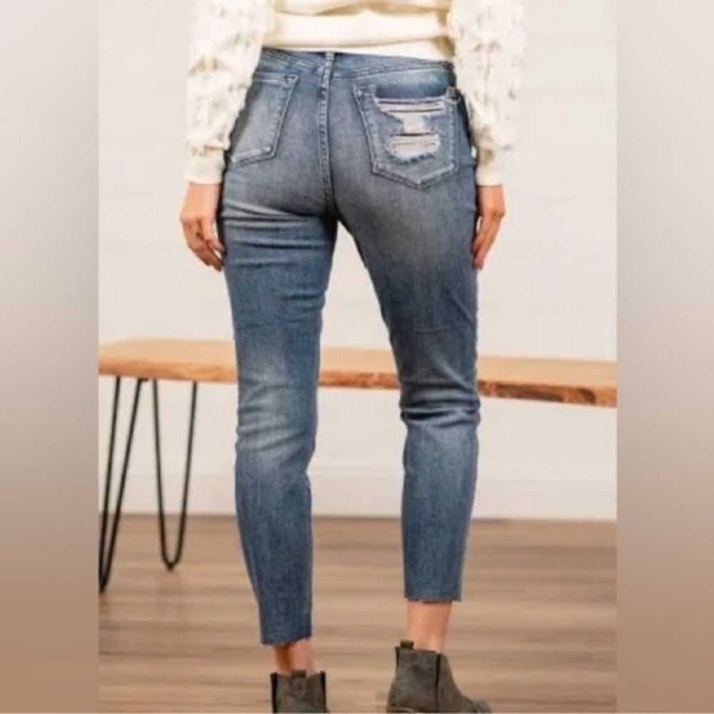 Judy Blue Jeans 13/31 Cropped Relaxed Fit Distressed Back Pocket Raw Hem Denim